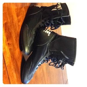Title boxing shoes